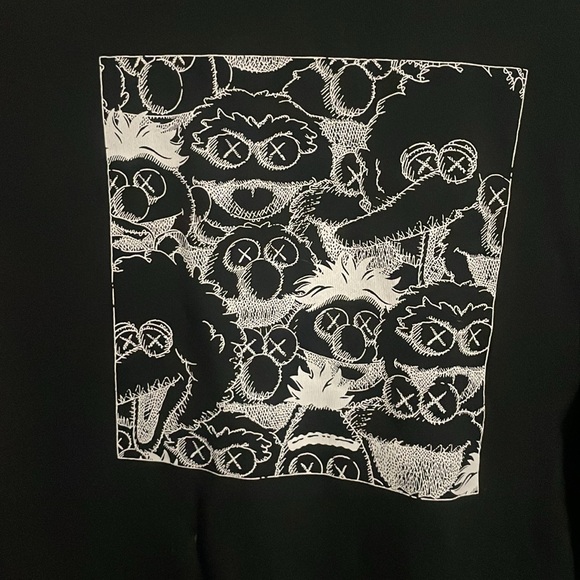 Uniqlo Sesame Street x Kaws Crewneck Sweater - Picture 3 of 4